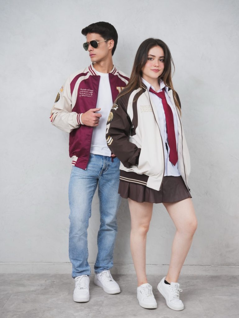 Varsity guinda y crema