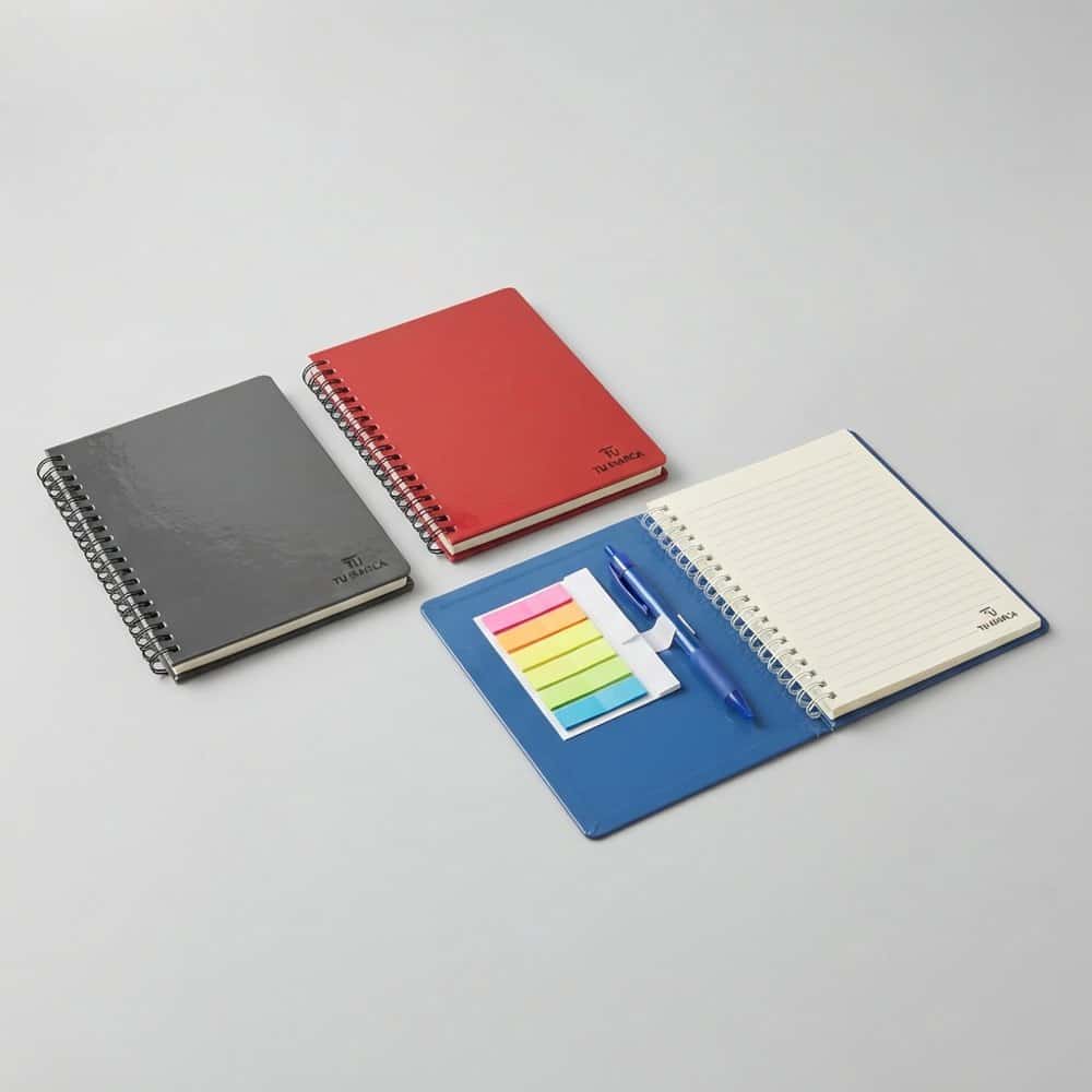 Libreta plastificada con post-its y lapicero